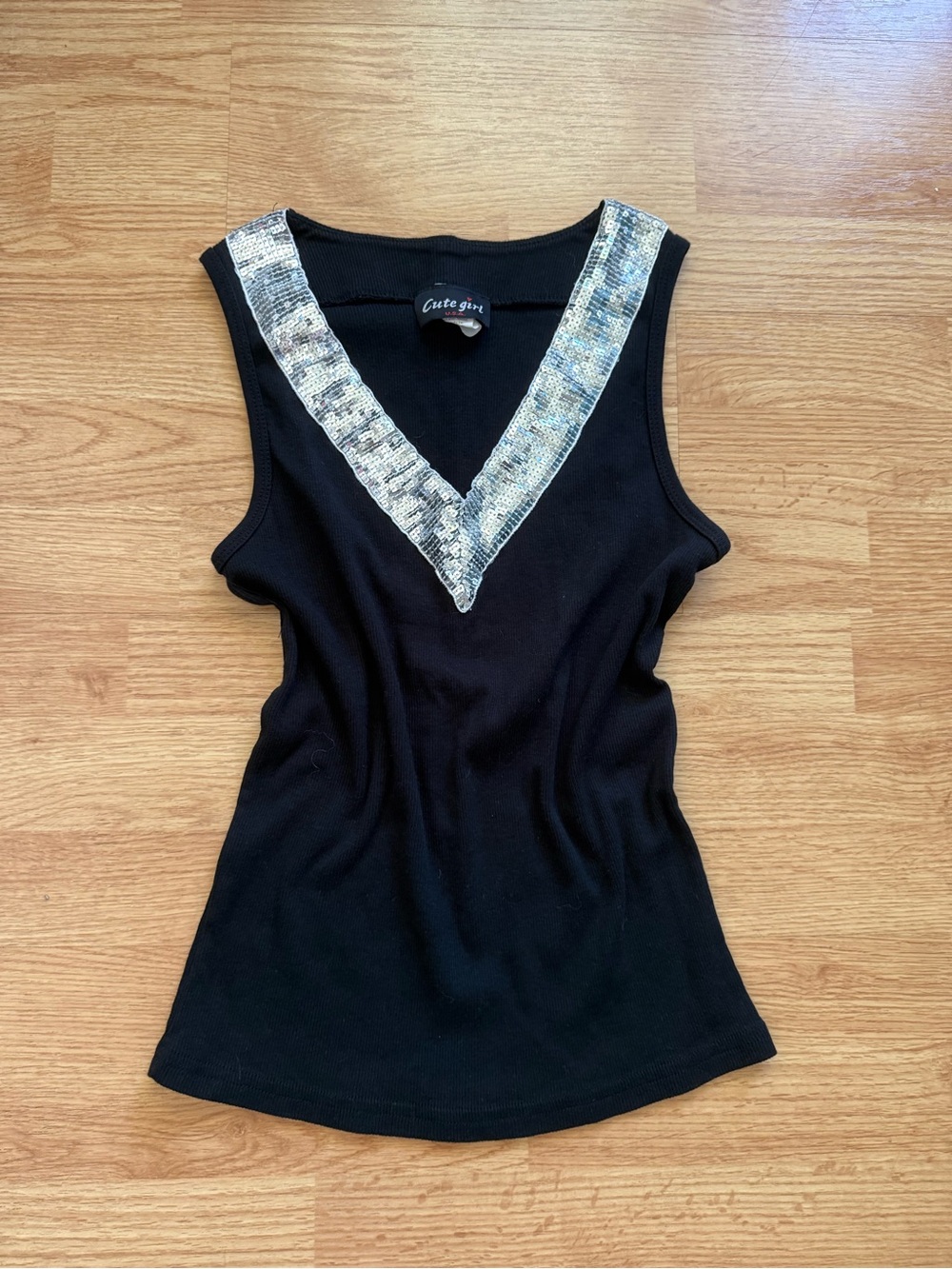 Y2K Cute Girl Black Sleeveless V-Neck Top with Sequin Trim